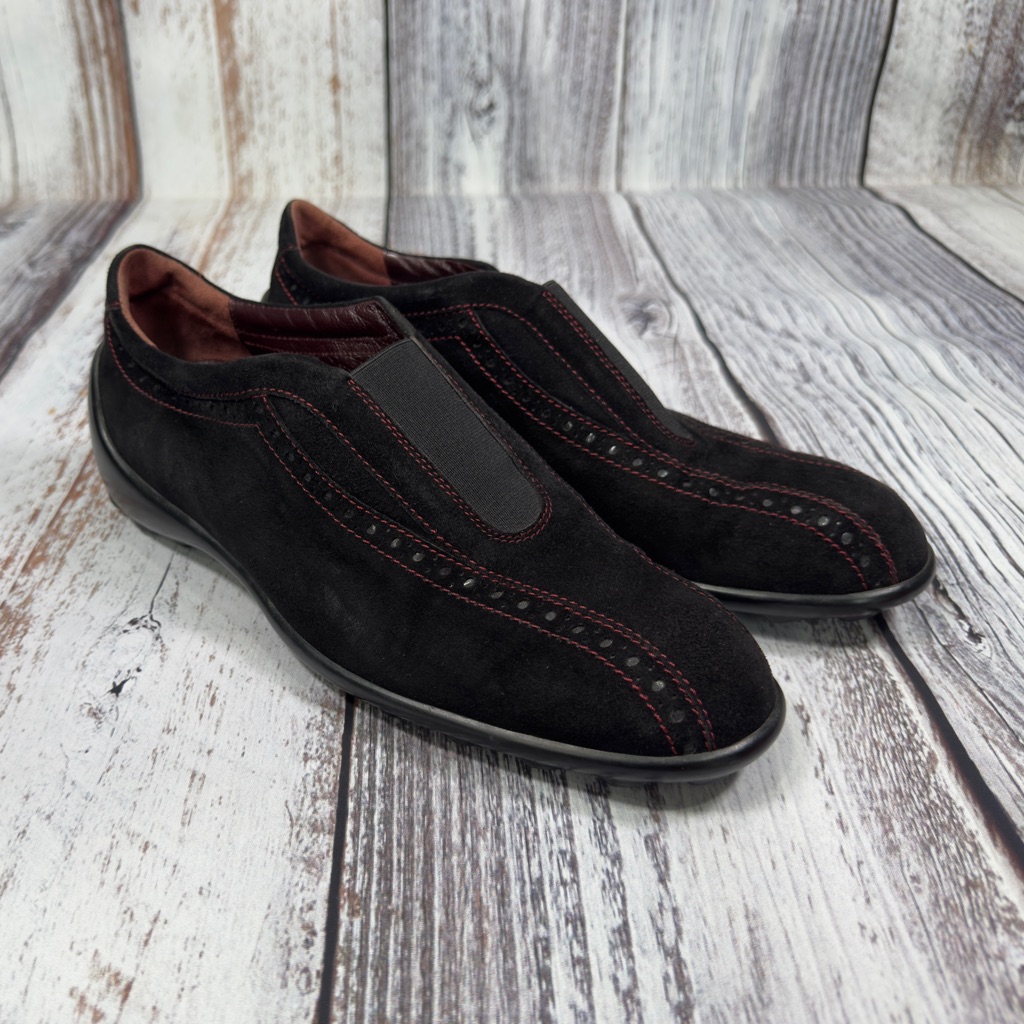 Tod’s Vintage Black W/ Dark Pink Stitch Slip-On Rubber Sole Made In Italy Size 9